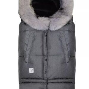 7AM Enfant
Blanket 212 Evolution Footmuff Dark Heather Gray with Fux Fur